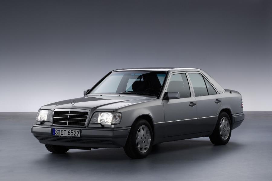  Mercedes-Benz E-Class 1985 года  (фото 3 из 4)